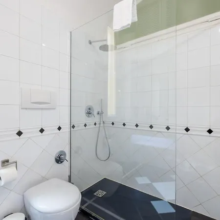 Hospitalityrome Comfortable With Terrace Daire *